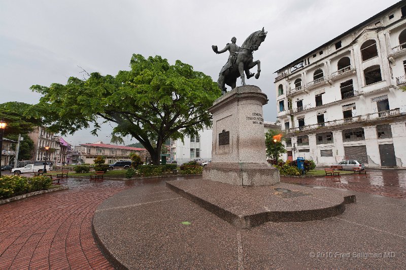 20101201_180709 D3.jpg - Monument to Tomas Herrara.  Toms Herrera (1804-1859) was a Colombian general who in 1840 became the first Head of State of the Free State of the Isthmus, now Panama.  That free state lasted only 13 months